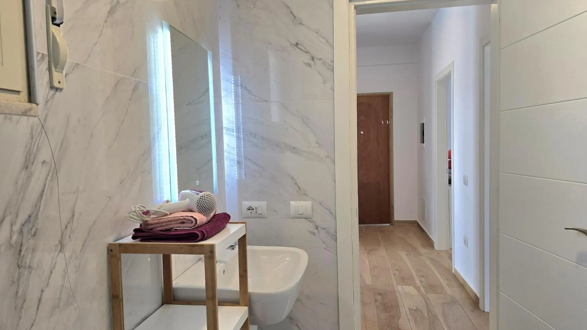 Bright & Airy Apartment Near Gambero Beach Plazhi San Pietro